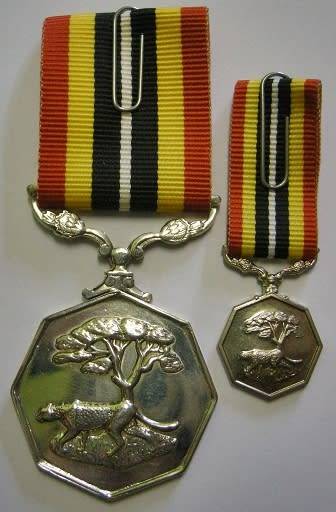 Full Size Southern Africa Medal Double Face Susp Tall Grass Poor Detail Number on Rim w/ Miniature