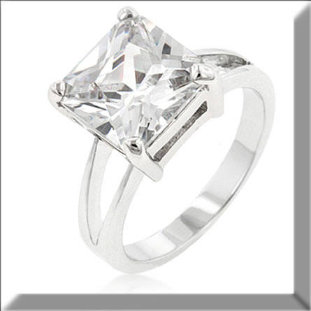 "INTERNATIONAL SHIPPING" WHITE GOLD, RHODIUM PLATED LARGE CZ RING SIZE 8