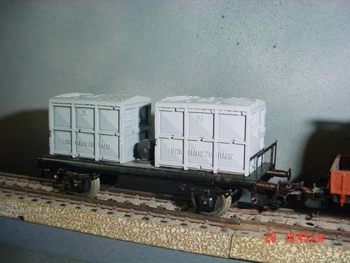 HO Marklin 4 Wheeler Short Wagon with 2 x Oldtime Railway Containers