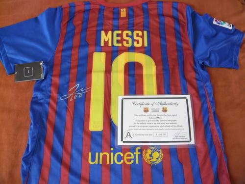 Lionel Messi signed Barcelona Shirt + COA Rare!