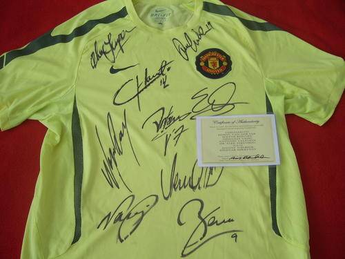 Manchester United Squad signed shirt + COA