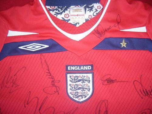 WOW England squad signed Football / Soccer Shirt