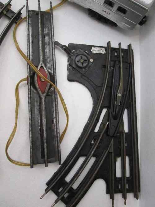 Assorted Vintage Lionel Train & Tracks, 31 Pieces, See Ad For All Details