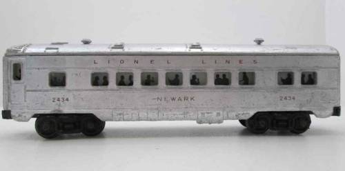 Assorted Vintage Lionel Train & Tracks, 31 Pieces, See Ad For All Details