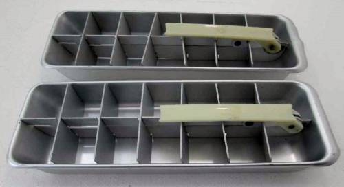 2X Vintage Aluminum Ice Trays - 30,5cm/10cm
