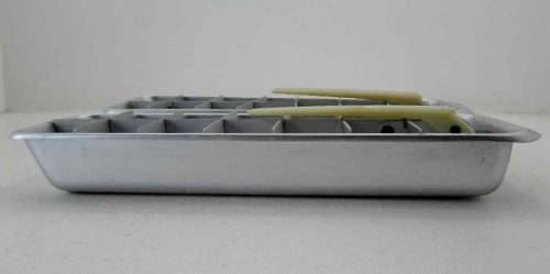 2X Vintage Aluminum Ice Trays - 30,5cm/10cm