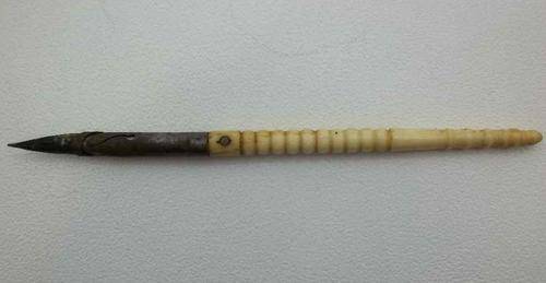 Very Old Bone Handled Fountain Pen - Length 14,5cm
