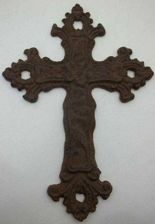 Striking Vintage Iron Cross - 23,5cm/17,5cm