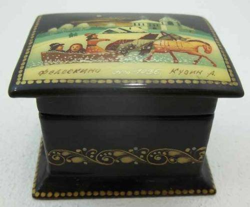 Vintage Miniature Painted Wooden Trinket Box - 3cm/3,3cm/4,3cm (Would Make An Amazing Ring Box)
