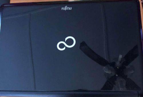LAPTOP- FUJITSU LIFEBOOK AH530