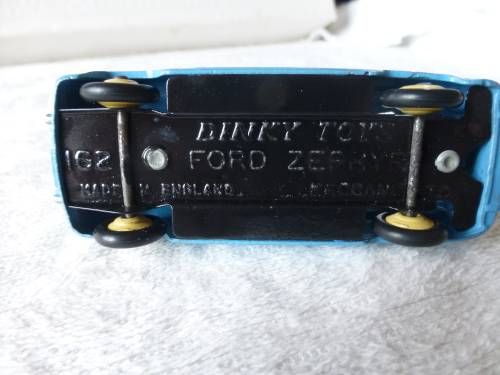 Dinky toy Ford Zephyr 162 Mecanno Ltd England sirca 1956 to1960