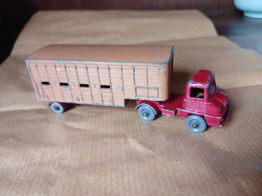 Matchbox Lesney no7 Major pack 1962 Thames Trader truck and Jennings Cattle  Wagon.