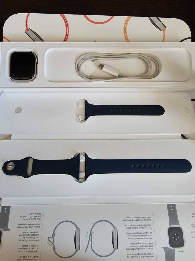 Apple Watch SE (44mm , 2nd Generation, GPS) Aluminium Case