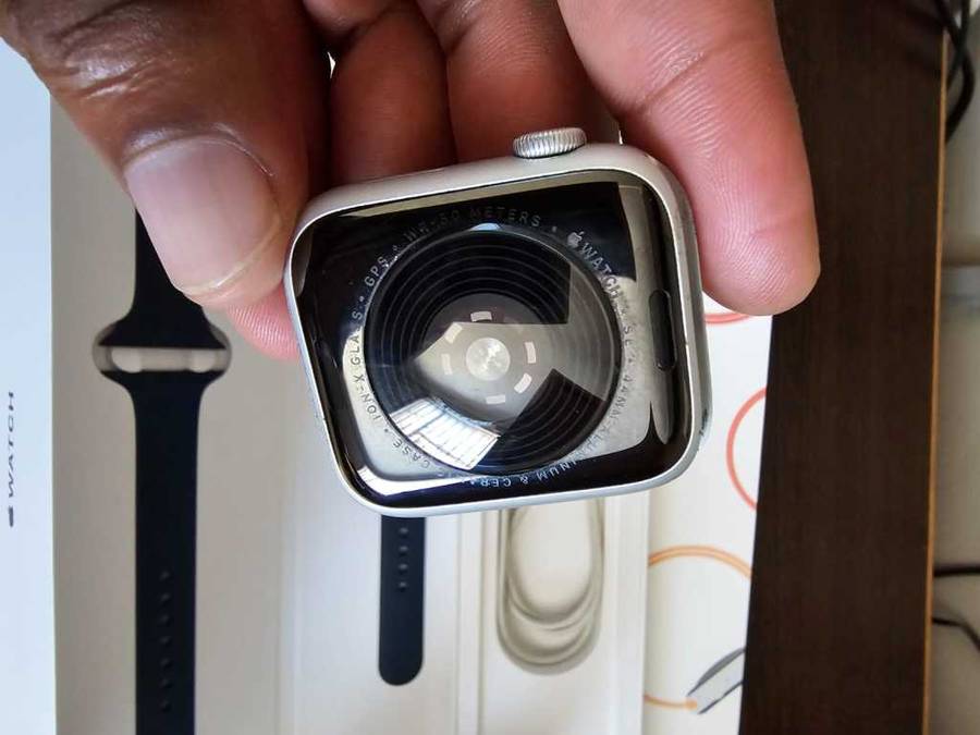 Apple Watch SE (44mm , 2nd Generation, GPS) Aluminium Case