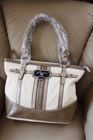 GUESS HANDBAG CREAM LARGE
