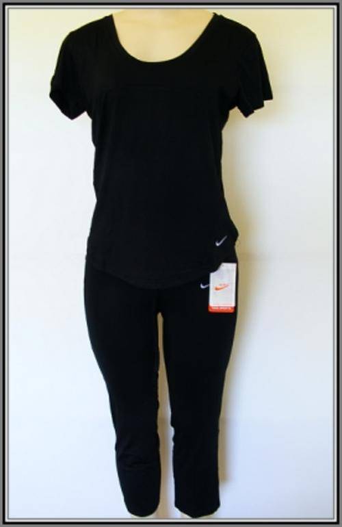 2 Piece Black Nike Gym suit - Size: XL