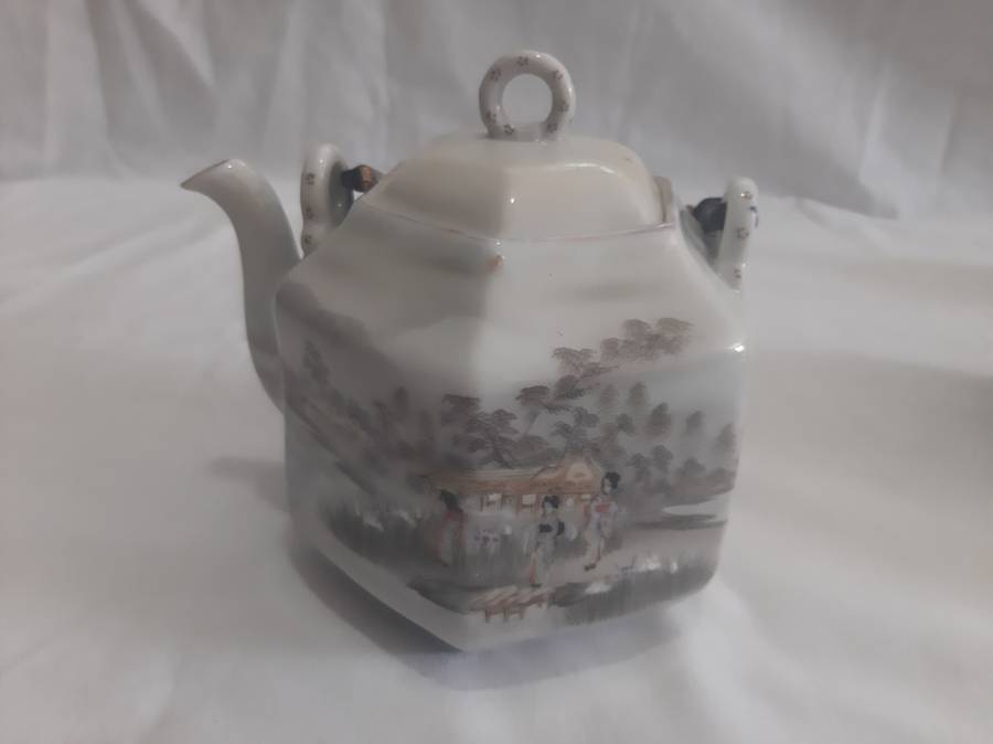 1930`s SATSUMA TEASET DECORATED BY GENZAN