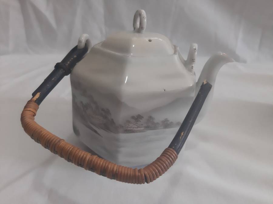1930`s SATSUMA TEASET DECORATED BY GENZAN