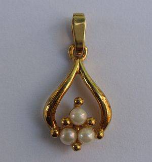 A vintage 9ct solid gold pendant - made in West Germany - only one like this !!!! - POSTAGE R25