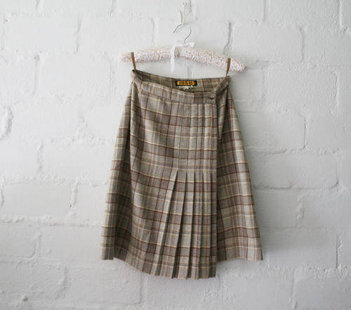 VINTAGE PLEATED TARTAN WRAPAROUND SKIRT SIZE 12
