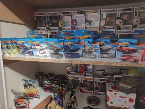 Various hot wheels
