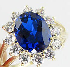 14K SOLID YELLOW GOLD KASHMIR BLUE AND WHITE SAPPHIRE RING!! 3.740CTS!! RETAIL VALUE: R55'209,00