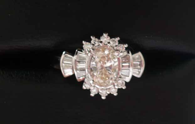 14K SOLID WHITE GOLD DIAMOND DESIGNER RING!! 1.1300CTS!! EDA:: R36'000.00 E.R.A: R89'565.00