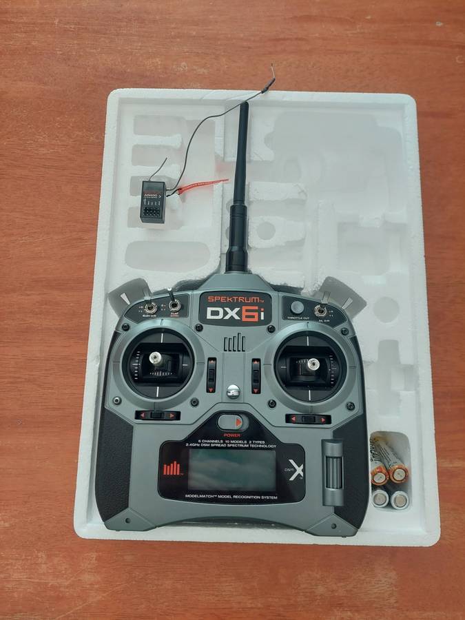 Spektrum DX6i transmitter