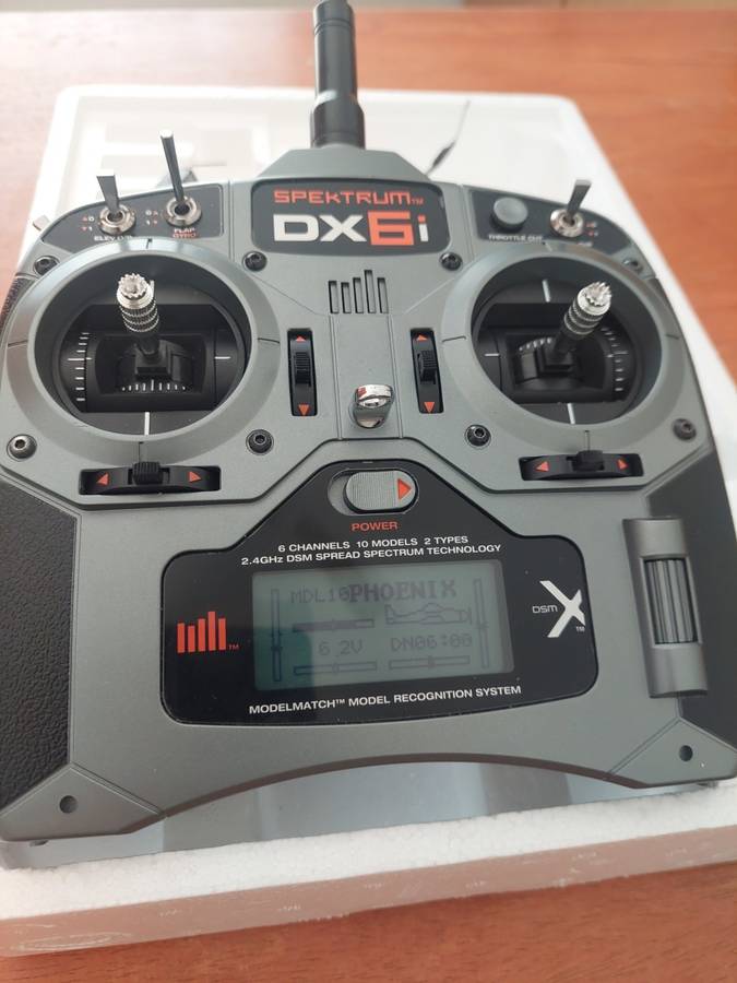 Spektrum DX6i transmitter