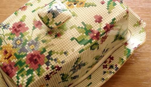 Royal Winton Queen Anne Chintz Butter Dish and Cover, 2995, c.1936, England, Excellent