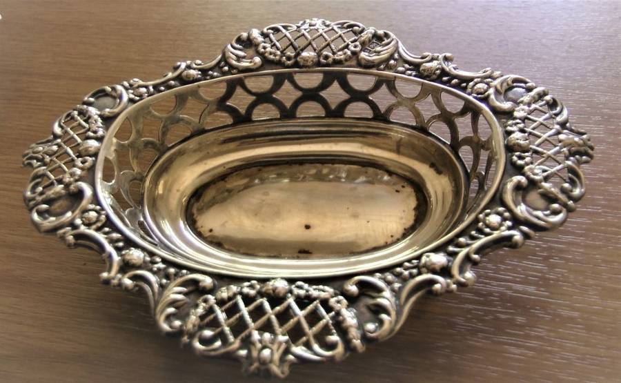 5 Victorian Nickel Silver Nut, Bon Bon Dishes, EPNS S&Co Arthur Elwell Spurrier & Co England, EUC