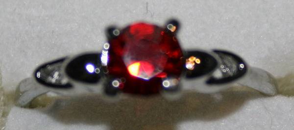 **CrAzY Auction!!** Hand-Crafted 18k White Gold Plated Ring with Cubic Zirconia (LR418)