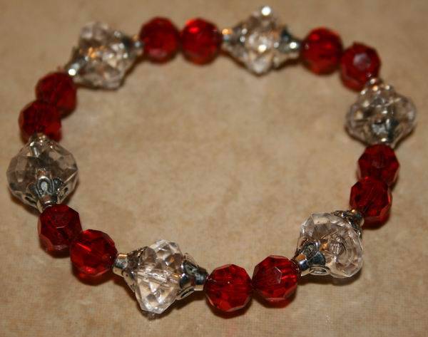 **CrAzY Auction!!** Red and "Crystal" Costume Jewellery Beaded Bracelet
