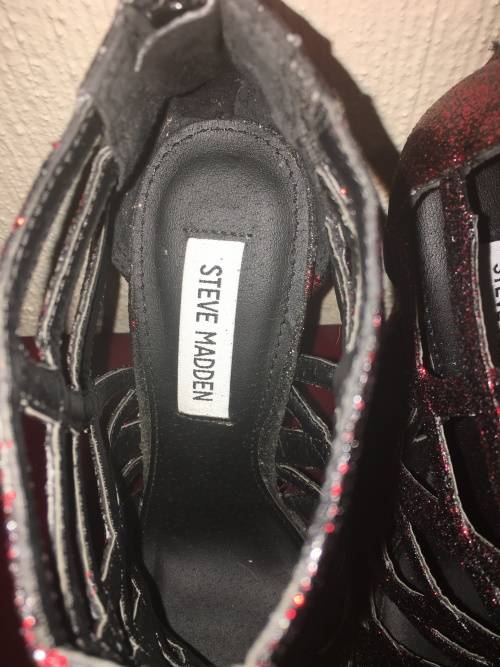 Steve Maddon Ombre Black and Red custom high heels