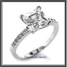 **FREE R150.00 GIFT** BUY NOW-Gorgeous 5ct simulated engagement RING size 8/10