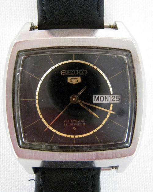 A VINTAGE SEIKO AUTOMATIC CALENDAR MENS WATCH - Working perfectly!!