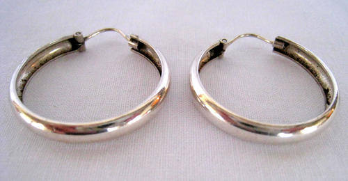 STERLING SILVER HOOP EARRINGS - 6 gr (marked 925, ITALY)