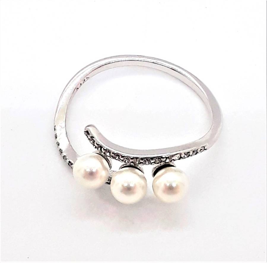 Freshwater Pearls and Zirconia Sterling Silver Ring