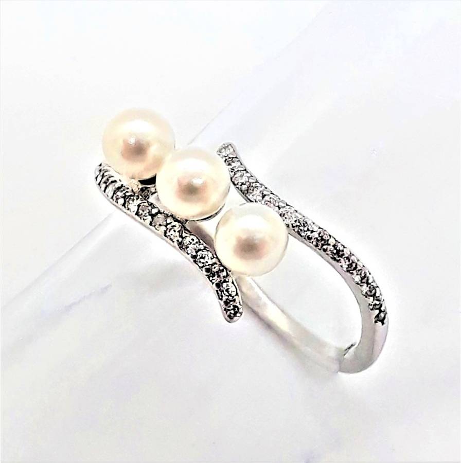 Freshwater Pearls and Zirconia Sterling Silver Ring