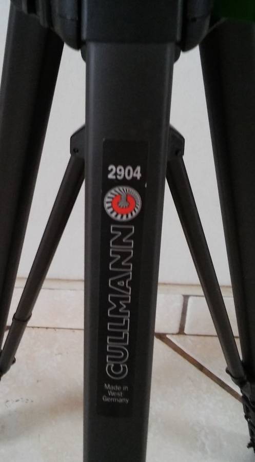EXCELLENT CONDITION! CULLMANN 2904 Camera Tripod