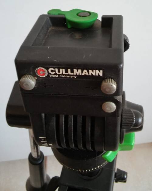 EXCELLENT CONDITION! CULLMANN 2904 Camera Tripod