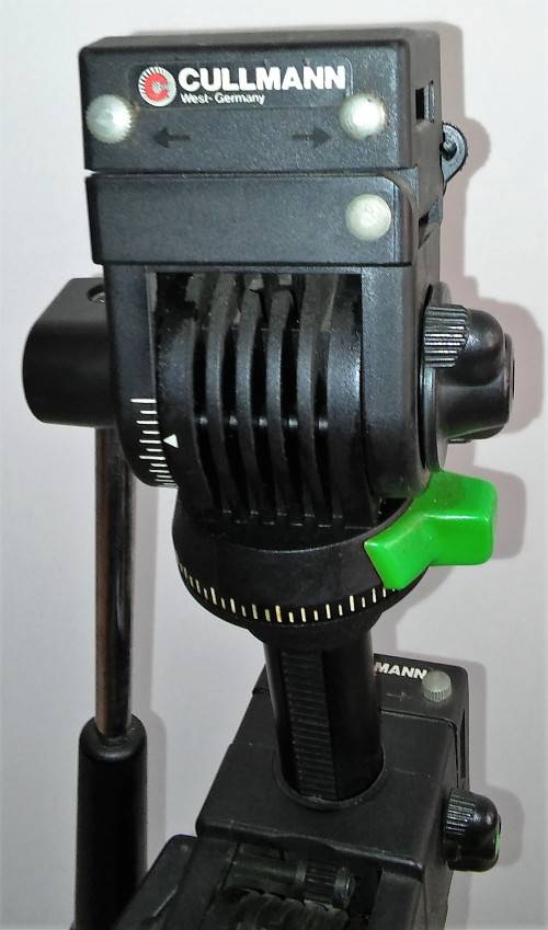 EXCELLENT CONDITION! CULLMANN 2904 Camera Tripod