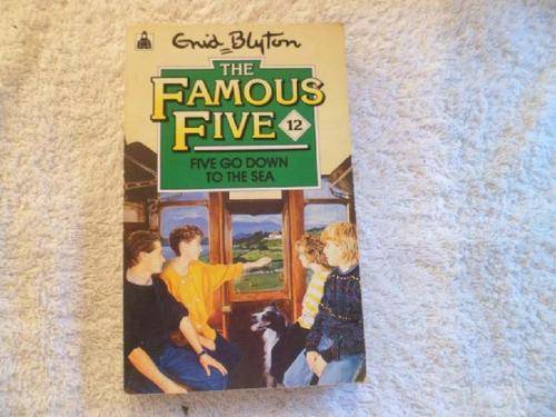 The Famous Five Go Down to the Sea - Enid Blyton