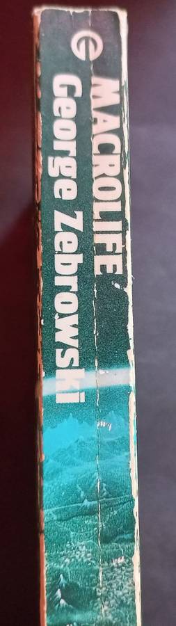 Macrolife - George Zebrowski - Softcover - Science Fiction