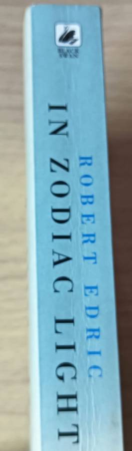 In Zodiac Light - Robert Edric - Softcover - 368 pages