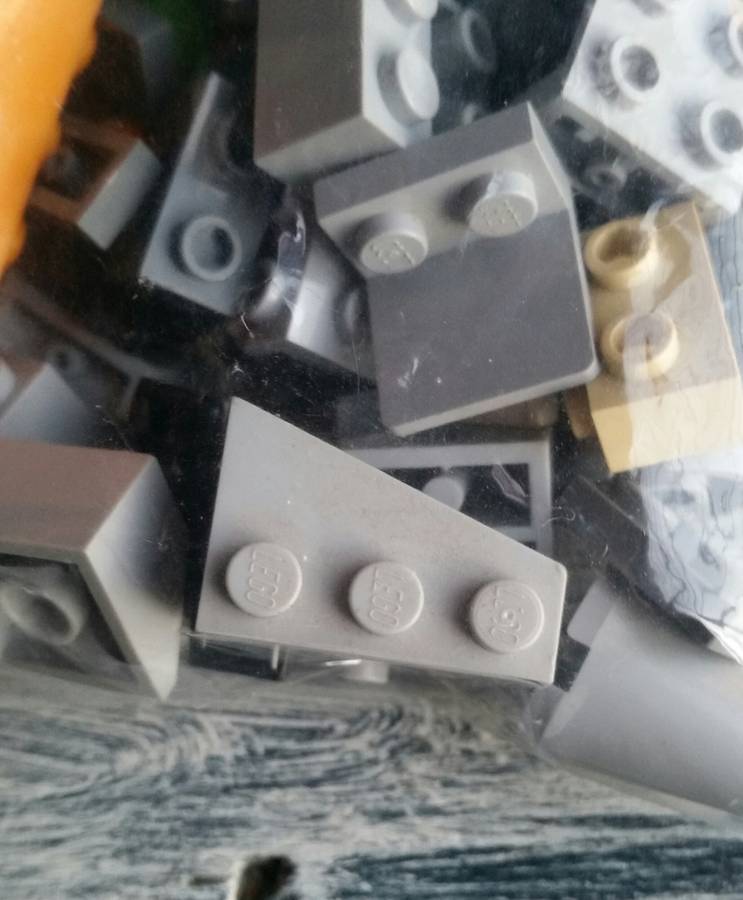 LEGO BLOCKS & FIGURES