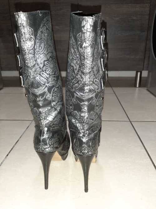 IRON FIST UK 8 SKULL BOOTS HARDLY WORN GREAT CONDITON