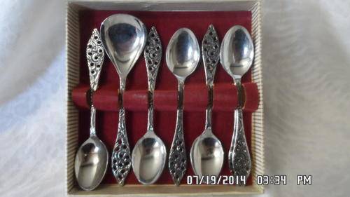 A LOVELY SET OF CP TEASPOONS AND SUGAR SPOON ,BOXED.