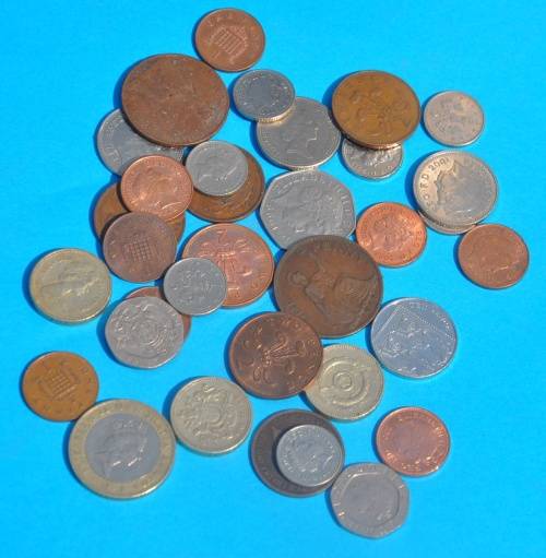 Large collection of POUNDS & PENCE lots of them UNC & still legal tender UNITED KINGDOM