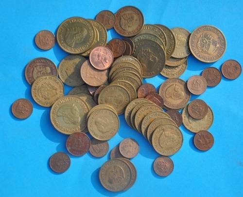 HUGE LOT OF MAINLY ONE AND HALF CENTS COINS - unassorted collection